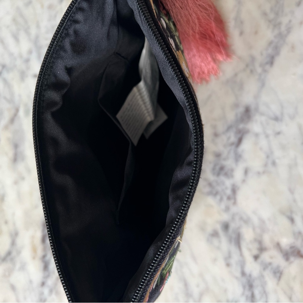 Handbag with tassel - Picture 4 of 5